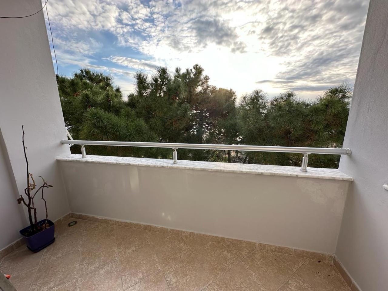 Sunset Sea View - Beachfront Balcony - Ac - Wifi Durrës Buitenkant foto